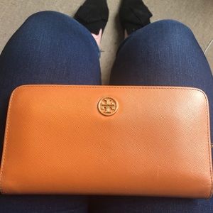 Tory Burch Robinson Tan Wallet